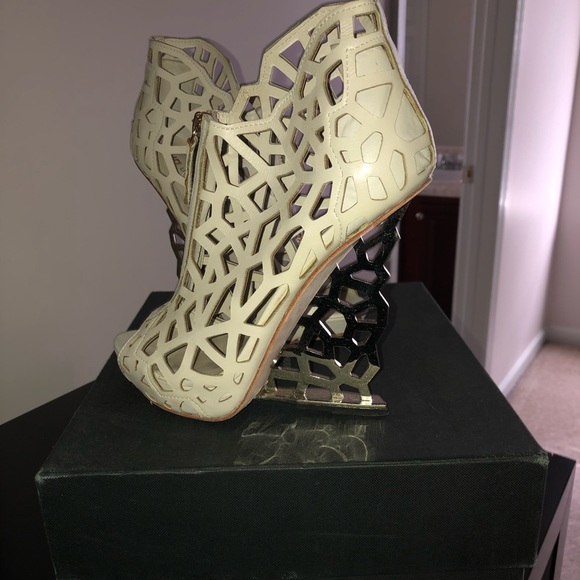 United Nude Shoes - United Nude Web-Hi Off White Bootie. Size 38